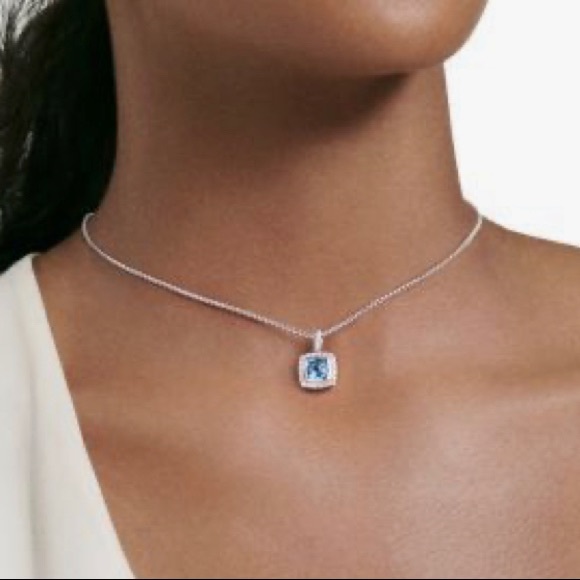 David Yurman Petite Albion® Pendant Necklace with Pavé  David Yurman Petite Albion necklace